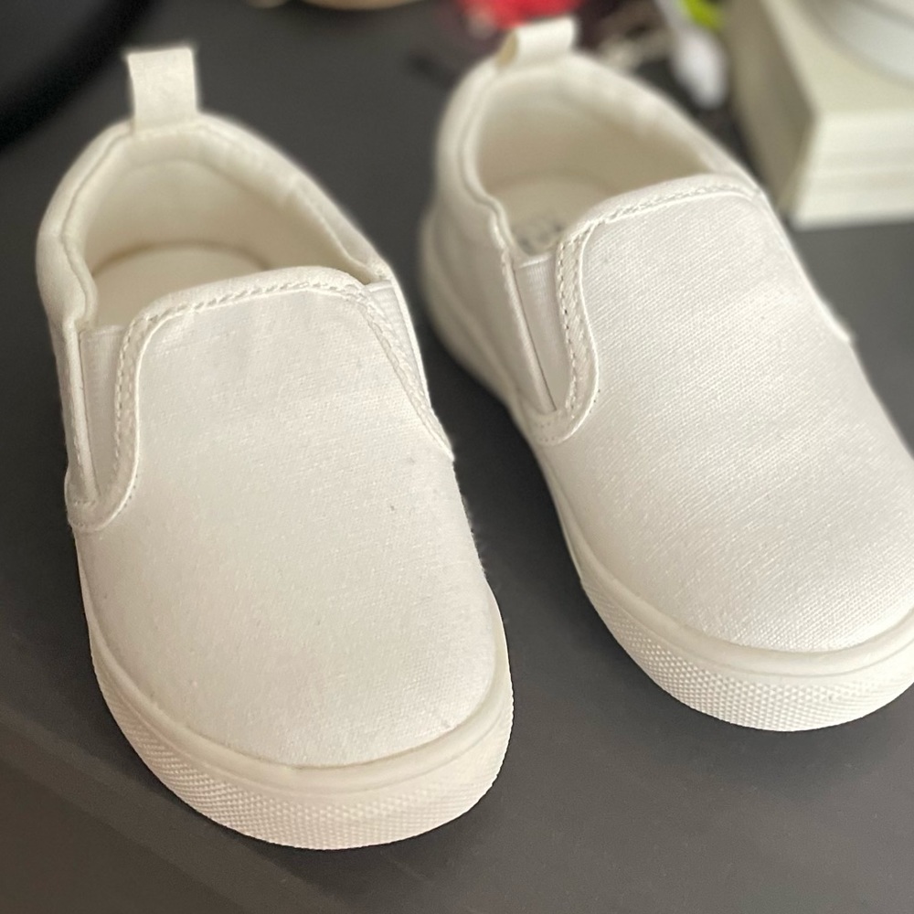 White Baby Gap size 6 slip ons